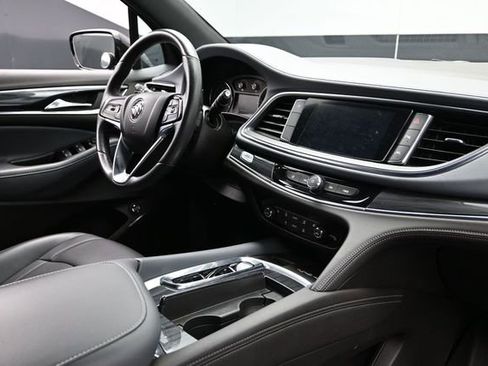 Used 2023 Buick Enclave Essence FWD image 17