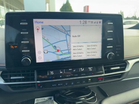 Used 2023 Toyota Sienna XSE image 11