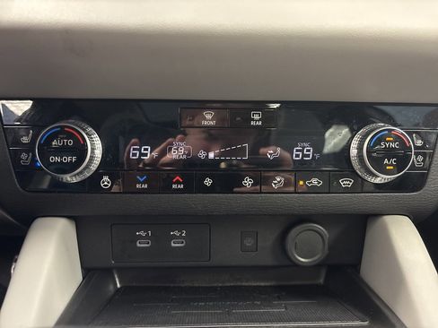 Used 2025 Mitsubishi Outlander SEL image 38