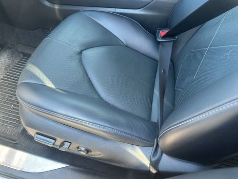 Used 2023 Toyota Highlander Platinum image 15