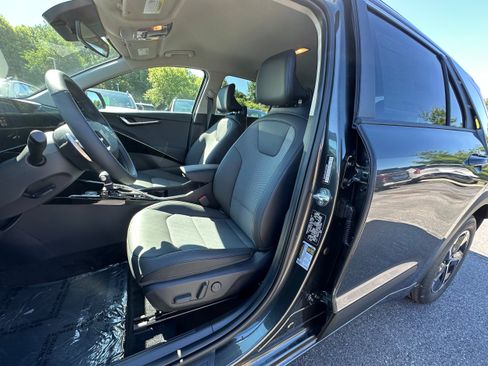 New 2026 Kia Niro EX FWD image 22