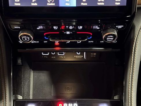 Used 2022 Jeep Grand Cherokee L Summit AWD/4WD image 21