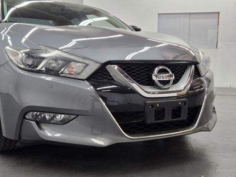 Used 2017 Nissan Maxima SR w/ Midnight Edition FWD image 5