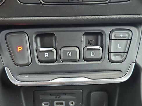 Used 2021 GMC Terrain SLT w/ Infotainment Package II AWD/4WD image 21