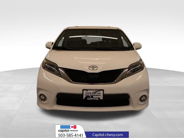 Used 2016 Toyota Sienna SE FWD image 7