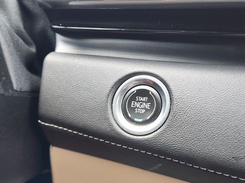 Used 2022 Cadillac Escalade Premium Luxury RWD image 21