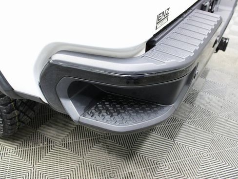 Used 2023 Chevrolet Silverado 1500 ZR2 image 45