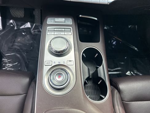 Certified 2022 Genesis GV70 2.5T w/ Advanced Package image 22