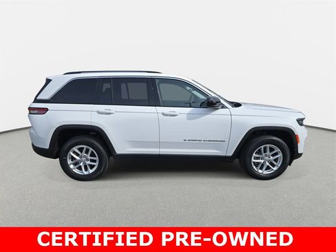 Used 2023 Jeep Grand Cherokee Laredo image 4