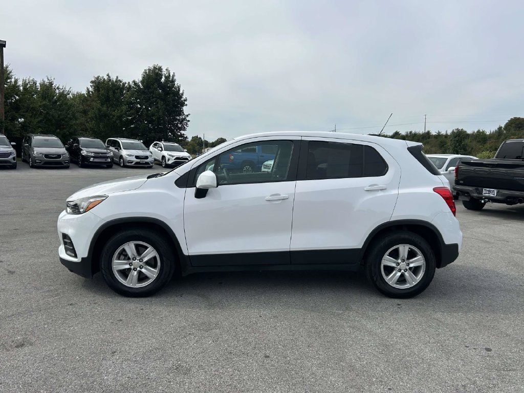 Used 2020 Chevrolet Trax LS w/ Tint and Cruise Package FWD image 4