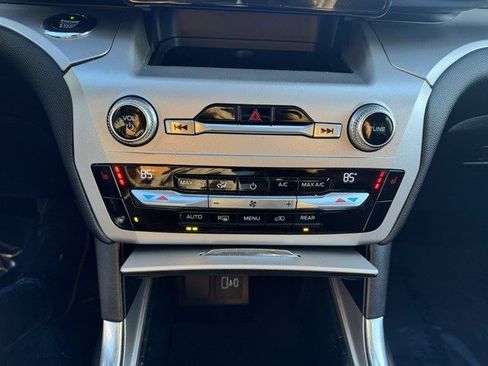 Used 2021 Ford Explorer XLT w/ Equipment Group 202A image 21