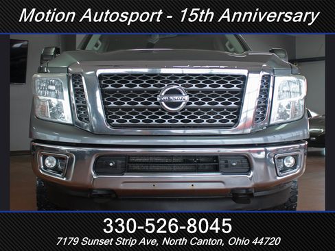 Used 2016 Nissan Titan SV image 3