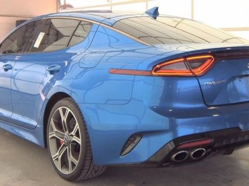 Used 2018 Kia Stinger GT2 image 3