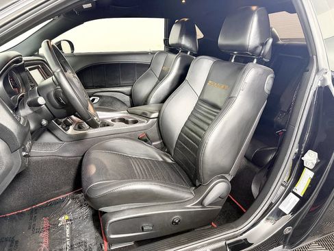 Used 2016 Dodge Challenger R/T Scat Pack RWD image 38