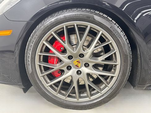 Certified 2019 Porsche Panamera GTS image 31