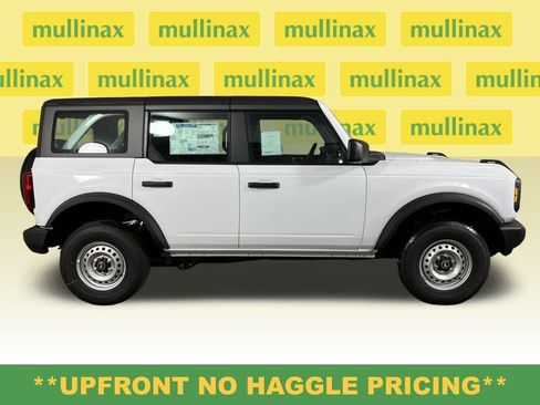 New 2025 Ford Bronco 4-Door image 2