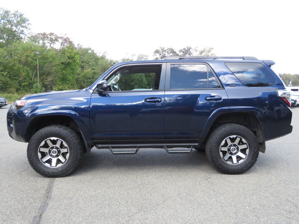 Used 2019 Toyota 4Runner SR5 AWD/4WD image 8