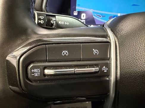 Used 2025 Chevrolet Colorado LT w/ LT Convenience Package image 22