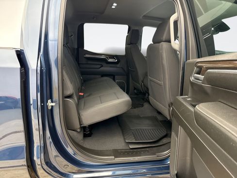Used 2023 Chevrolet Silverado 1500 LT AWD/4WD image 17
