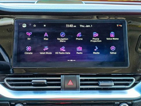 Used 2022 Kia Niro EX Premium w/ Cold Weather Package image 14