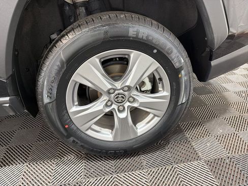 Used 2025 Toyota RAV4 XLE image 31