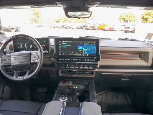 Used 2025 GMC Hummer EV 2X w/ Extreme Off-Road Package image 22