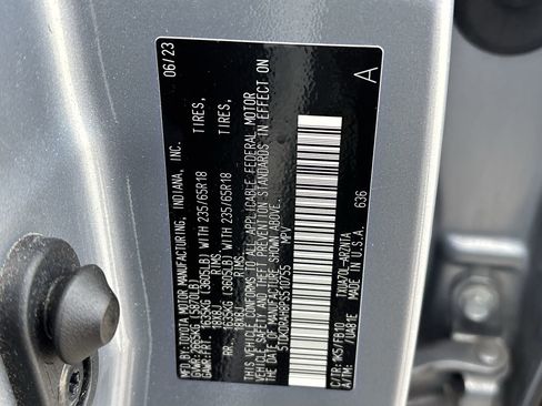 Used 2023 Toyota Highlander LE image 34