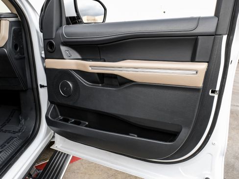 Used 2023 Ford Expedition Max Limited image 43