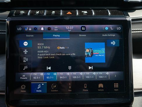 Used 2023 Jeep Grand Cherokee L Limited w/ Luxury Tech Group II AWD/4WD image 16