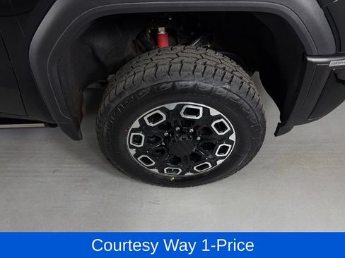 Used 2024 GMC Sierra 3500 Denali Ultimate AWD/4WD image 13