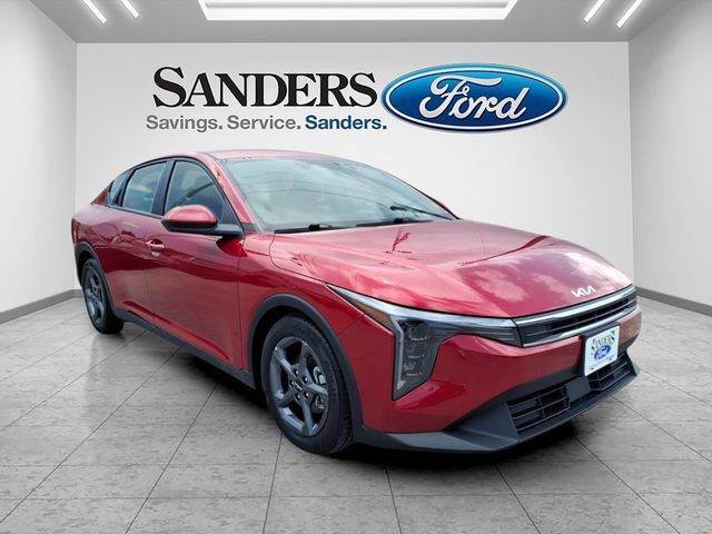 Used 2025 Kia K4 FWD image 1