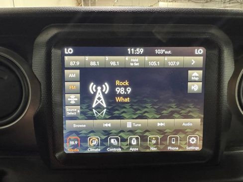 Used 2023 Jeep Gladiator Sport AWD/4WD image 5