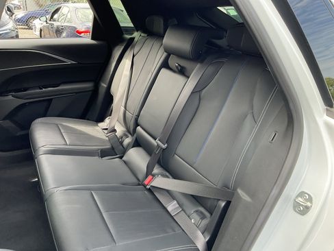 Used 2024 Cadillac Lyriq Luxury RWD image 19