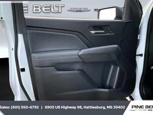 Used 2024 Chevrolet Colorado LT image 17