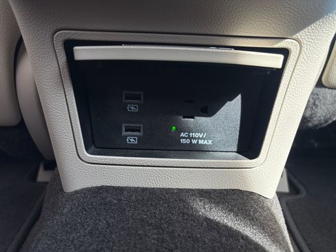 Used 2018 Lincoln Continental Reserve w/ Continental Climate Package image 33