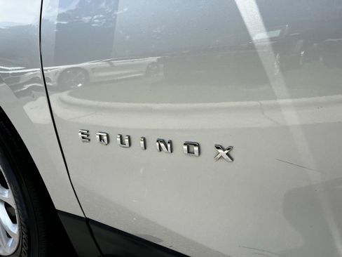 Used 2021 Chevrolet Equinox LT image 11