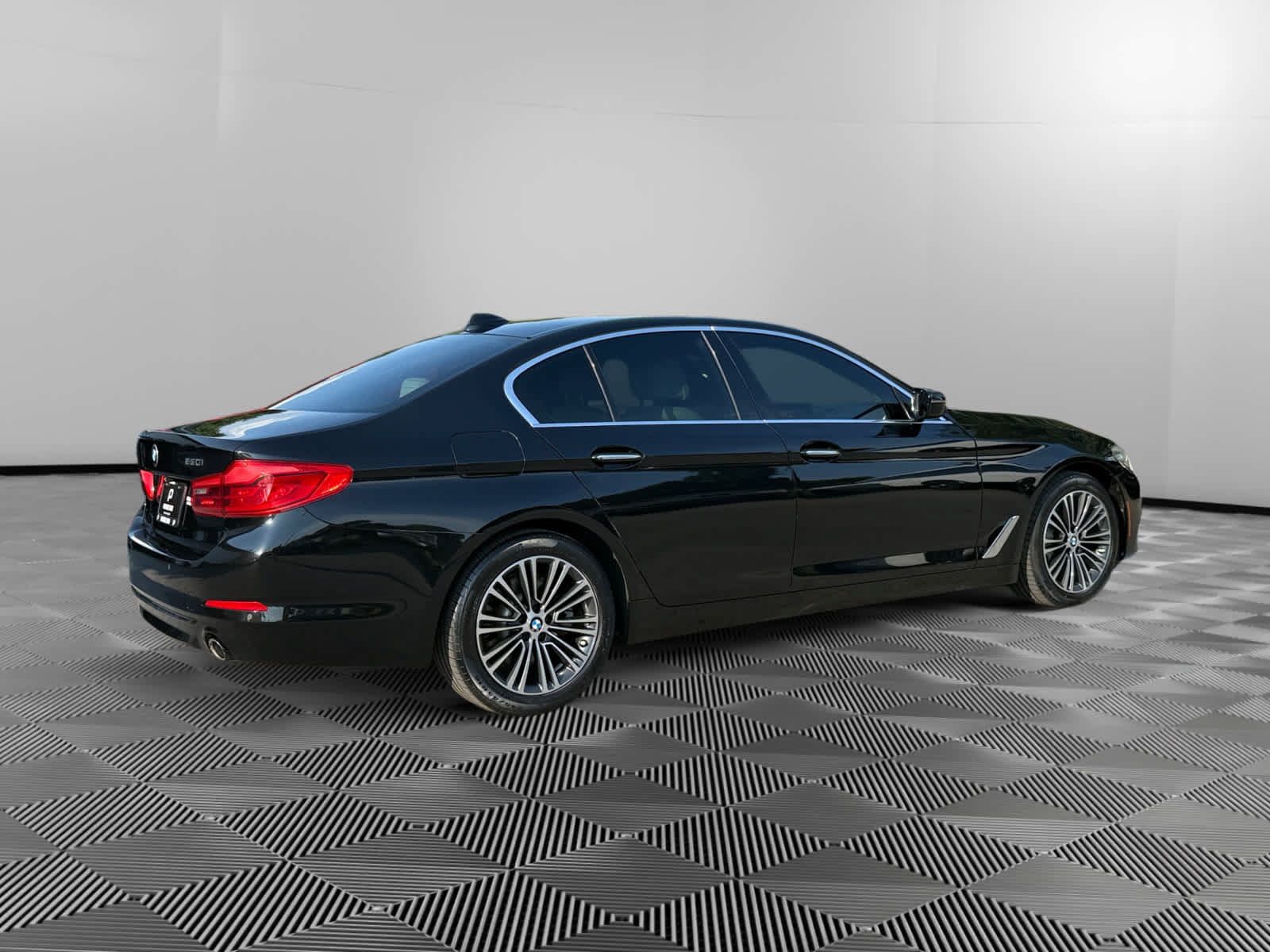 Used 2017 BMW 530i RWD image 5