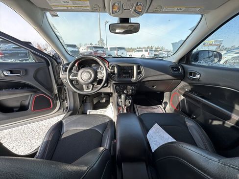 Used 2020 Jeep Compass Trailhawk AWD/4WD image 10