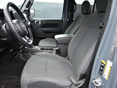 Used 2025 Jeep Gladiator Sport AWD/4WD image 12