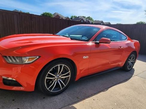 Used 2016 Ford Mustang GT Premium RWD image 9
