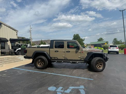 Used 2020 Jeep Gladiator Rubicon w/ Trailer Tow Package AWD/4WD image 2