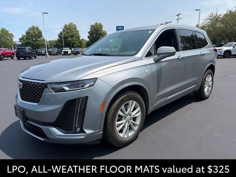 Used 2025 Cadillac XT6 Luxury AWD/4WD image 3