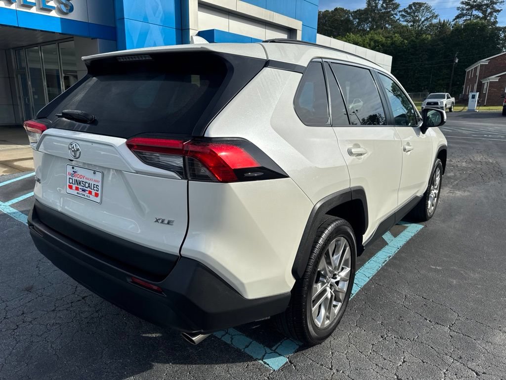 Used 2021 Toyota RAV4 XLE Premium FWD image 9