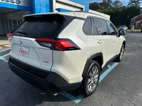 Used 2021 Toyota RAV4 XLE Premium FWD image 9