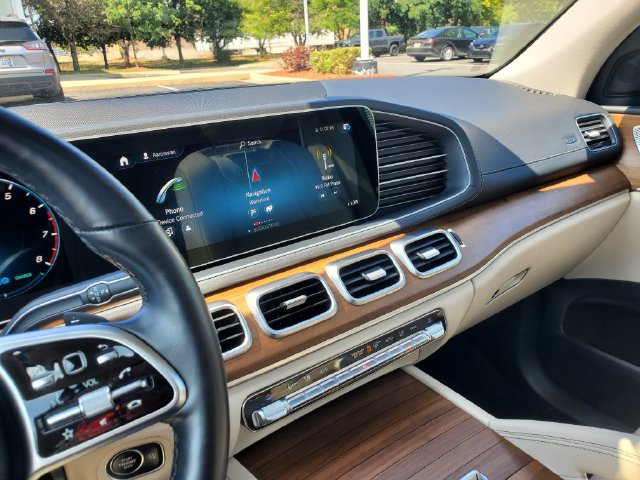 Used 2022 Mercedes-Benz GLS 450 4MATIC image 26