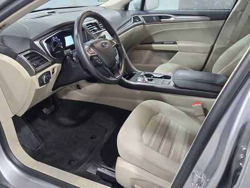 Used 2020 Ford Fusion SE image 23