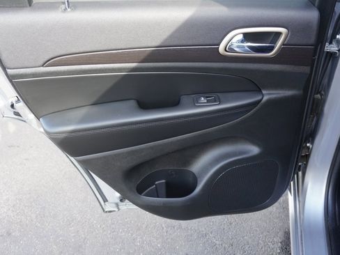 Used 2015 Jeep Grand Cherokee Altitude image 28