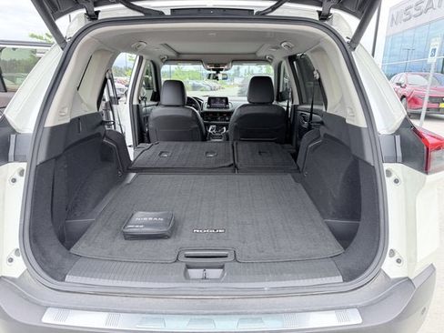 Certified 2023 Nissan Rogue SV w/ SV Premium B Package AWD/4WD image 20
