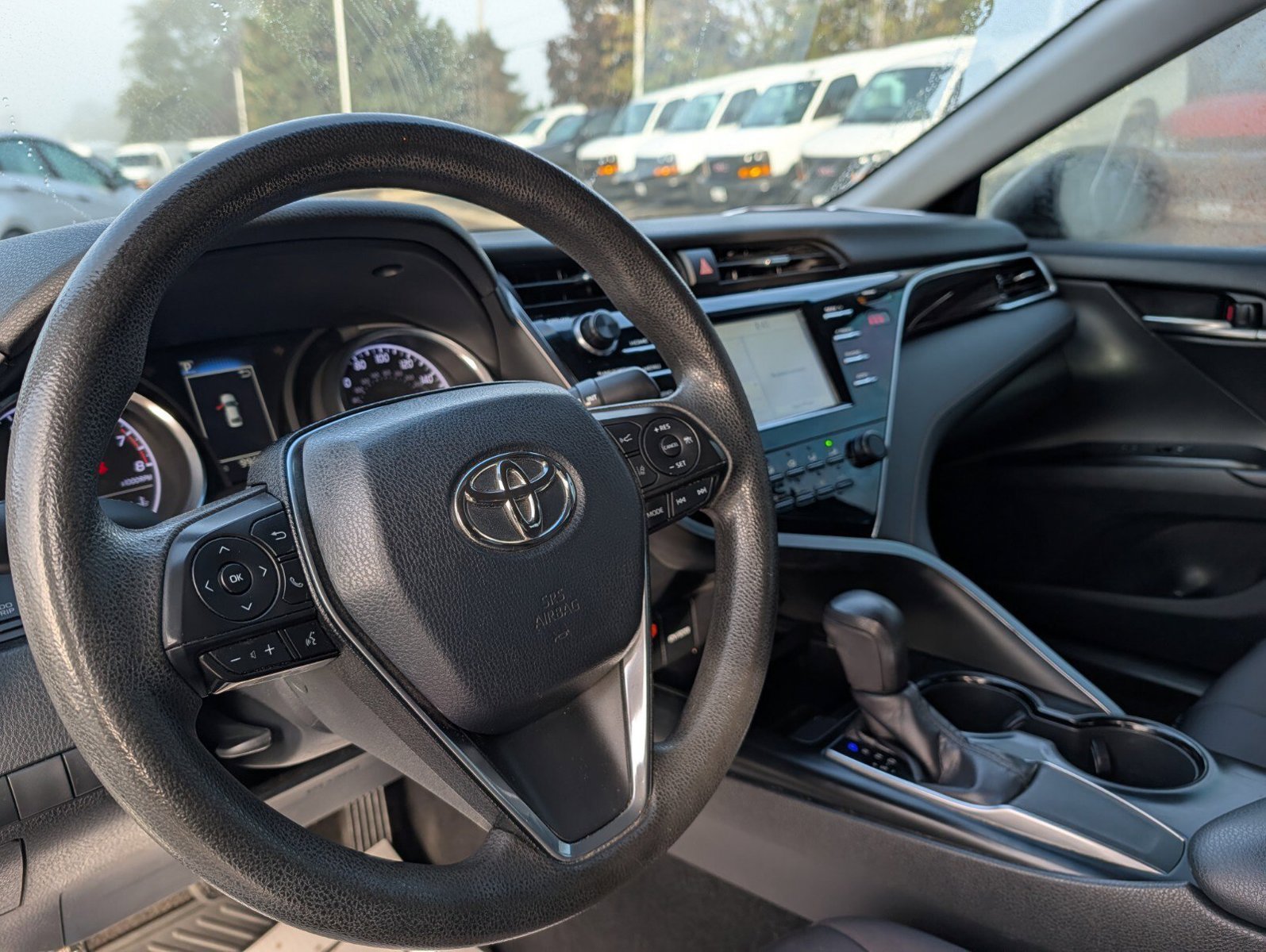 Used 2018 Toyota Camry LE FWD image 25