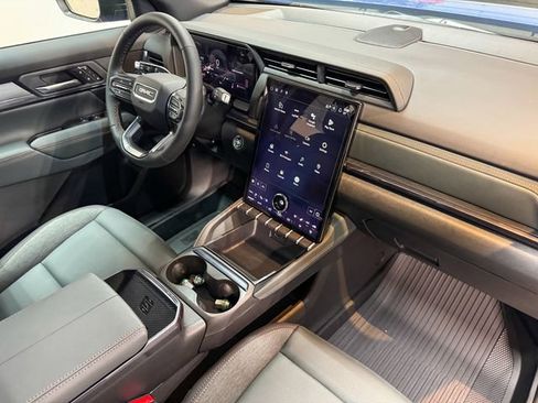 New 2026 GMC Terrain AT4 w/ Convenience Package III image 24